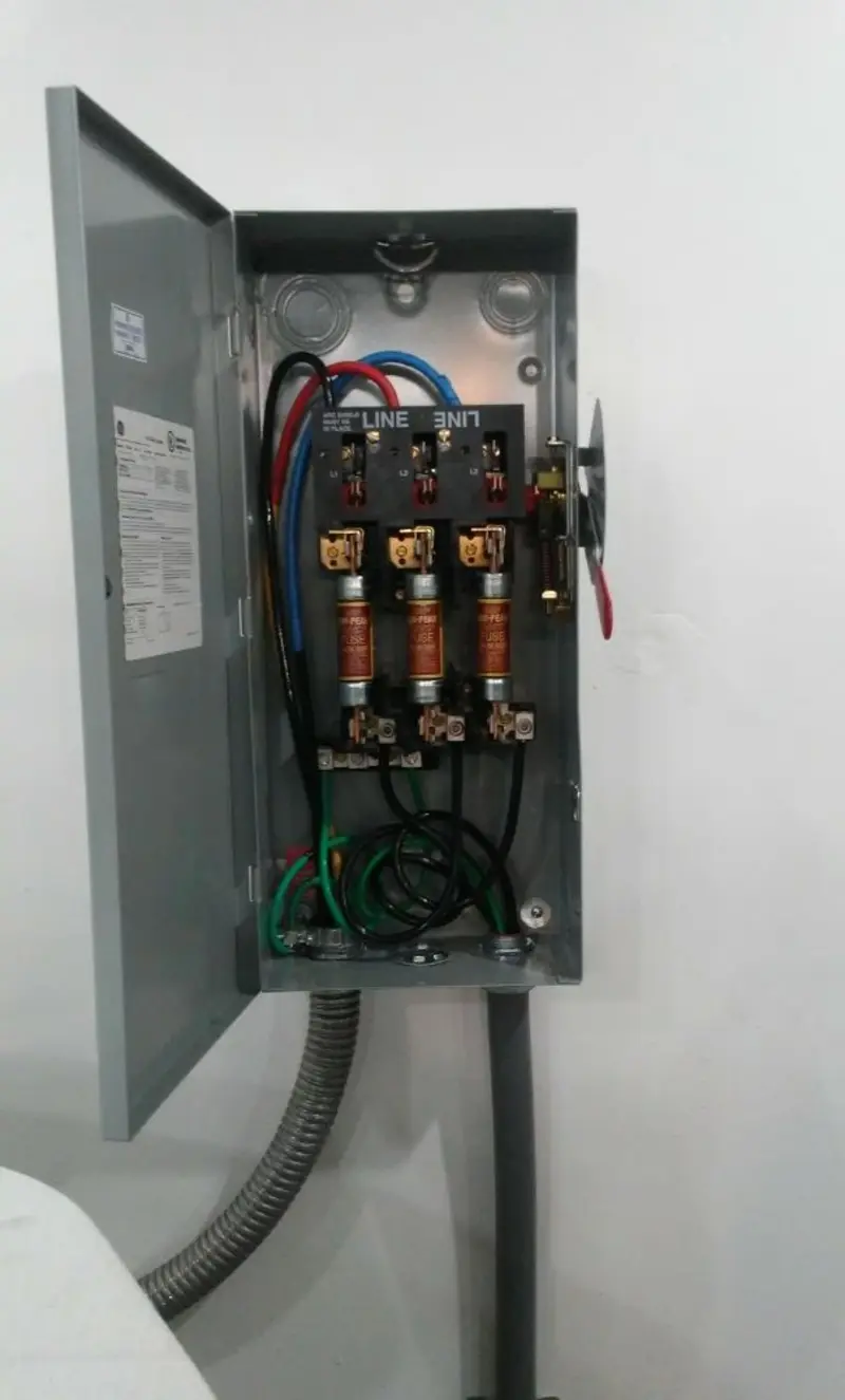 Three-phase disconnect switch installed for Smoke Detector Installation in Tallassee